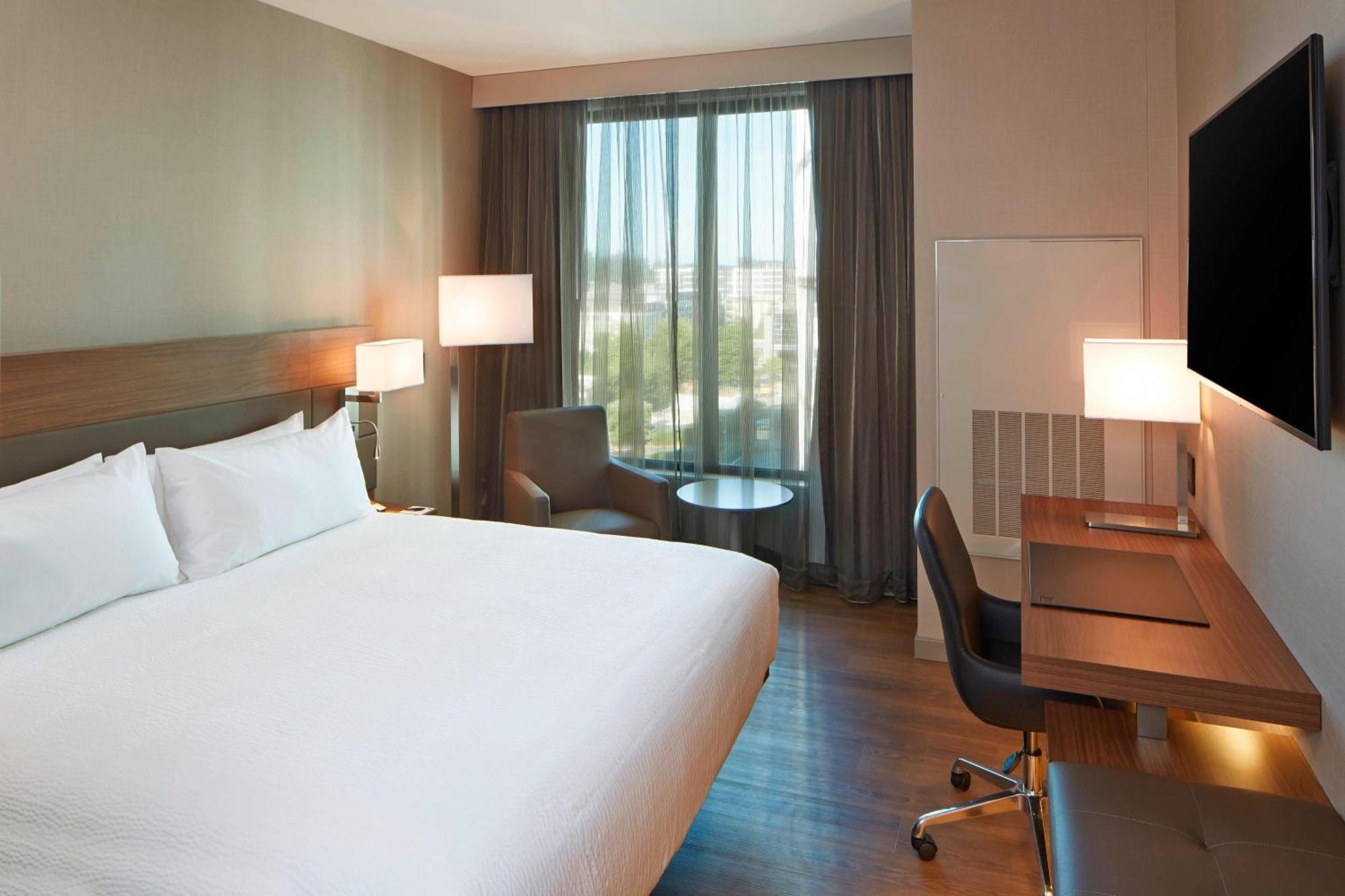 Ac Hotel By Marriott Seattle Bellevue/Downtown Exterior photo